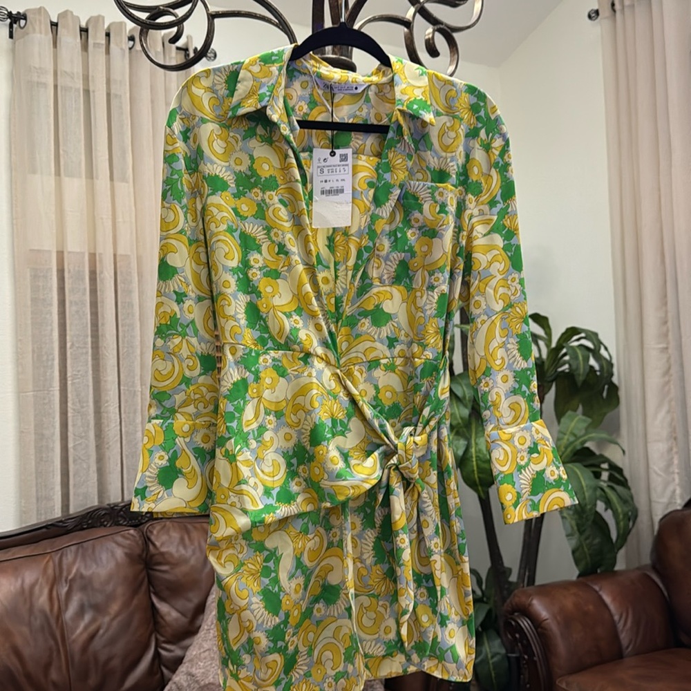 Zara Satin dress - Picture 1 of 1